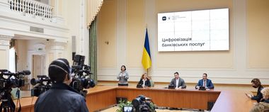 Михайло Федоров: «Понад 25 млн українців вже можуть користуватись послугами банків за допомогою цифрових документів»