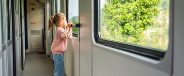 Зображення новини Оформити тимчасовий дозвіл на виїзд дитини за кордон можна буде в Дії: Уряд підтримав постанову