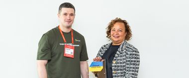 Зображення новини Мінцифра вручила «Відзнаку миру» компанії Apple